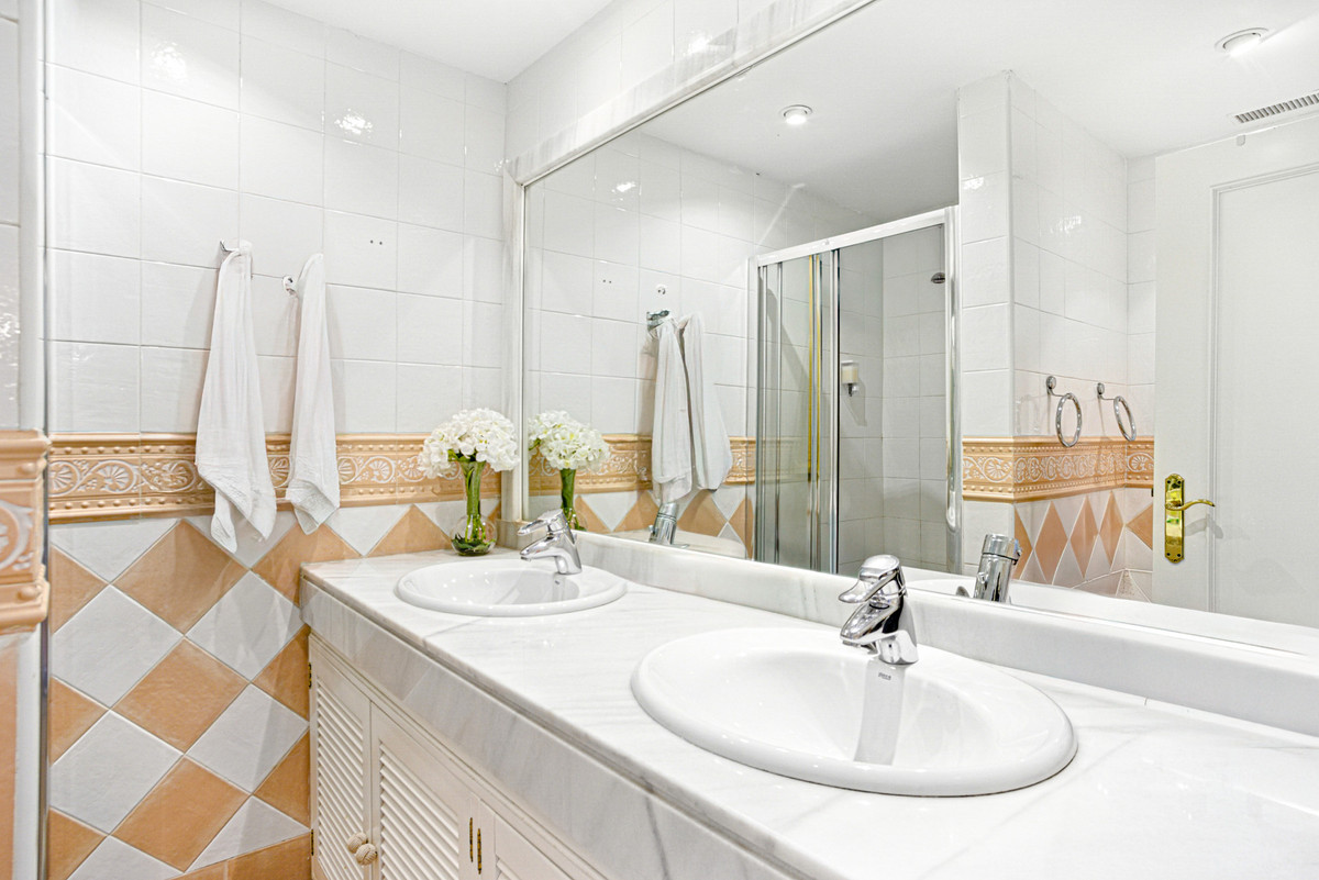 Appartement te koop in Elviria | 2 slaapkamers H5132773
