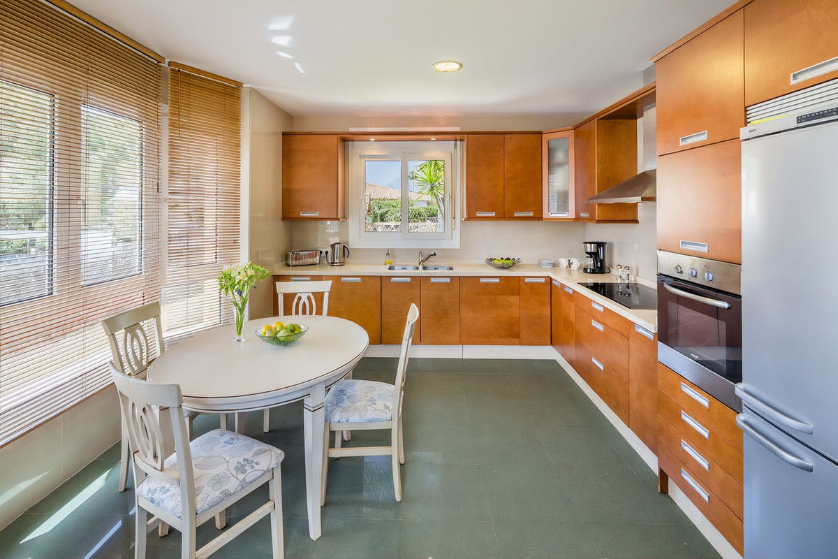 Huis te koop in Elviria | 4 slaapkamers H5251219