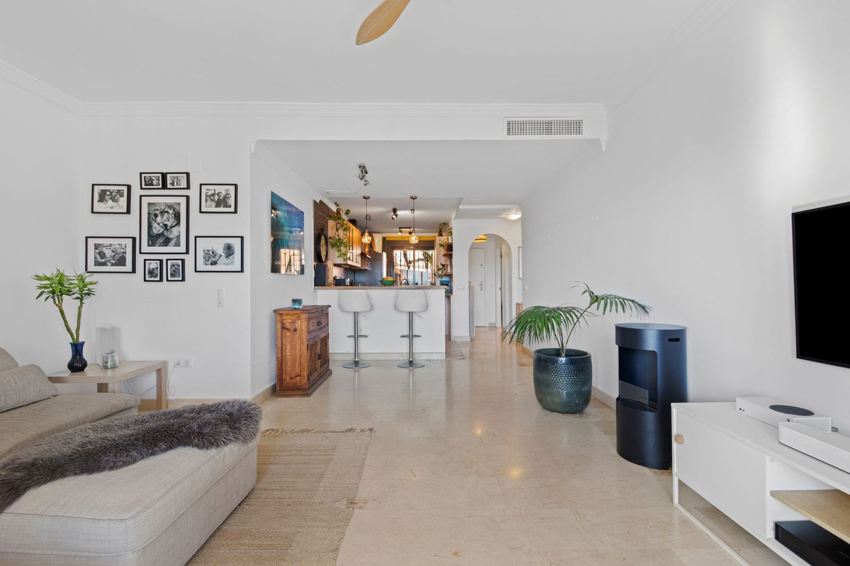 Appartement te koop in Elviria | 2 slaapkamers H5311822