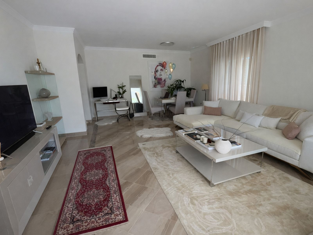 Appartement te koop in Elviria | 2 slaapkamers H5330488