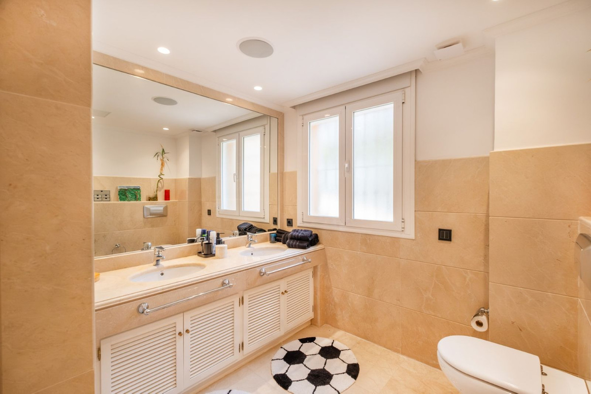 Huis te koop in Elviria | 7 slaapkamers H5339131