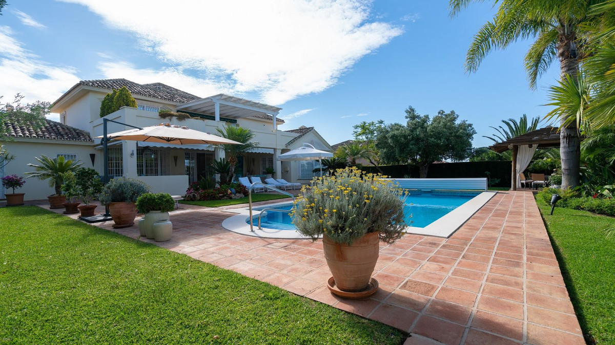 Huis te koop in Elviria | 5 slaapkamers H5360425