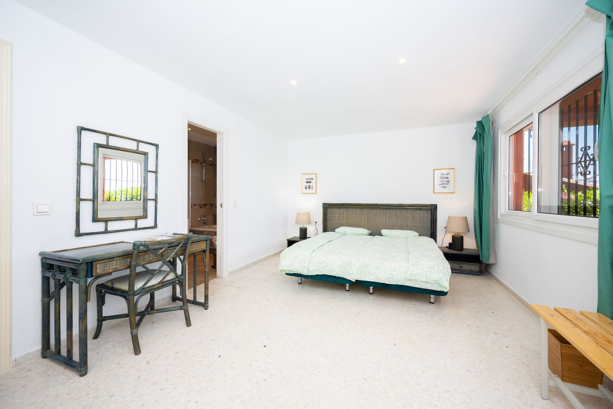 Huis te koop in Elviria | 4 slaapkamers H5383630