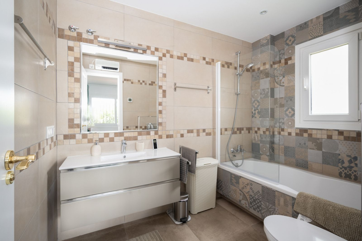 Huis te koop in Elviria | 4 slaapkamers H5383630