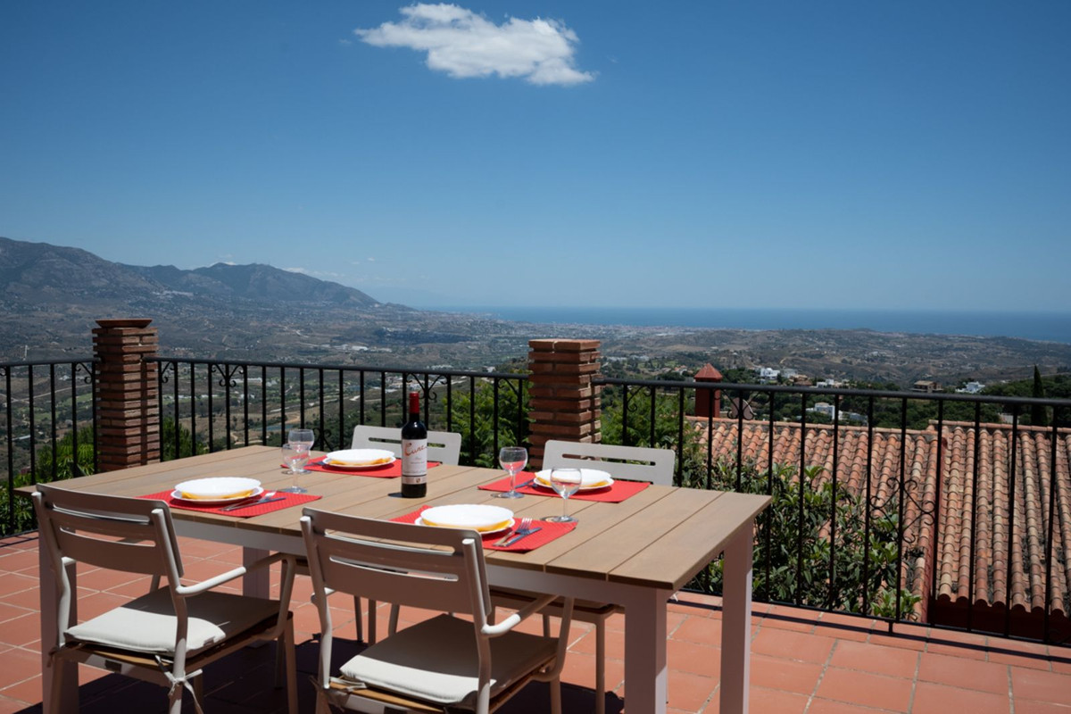 Huis te koop in Elviria | 4 slaapkamers H5383630