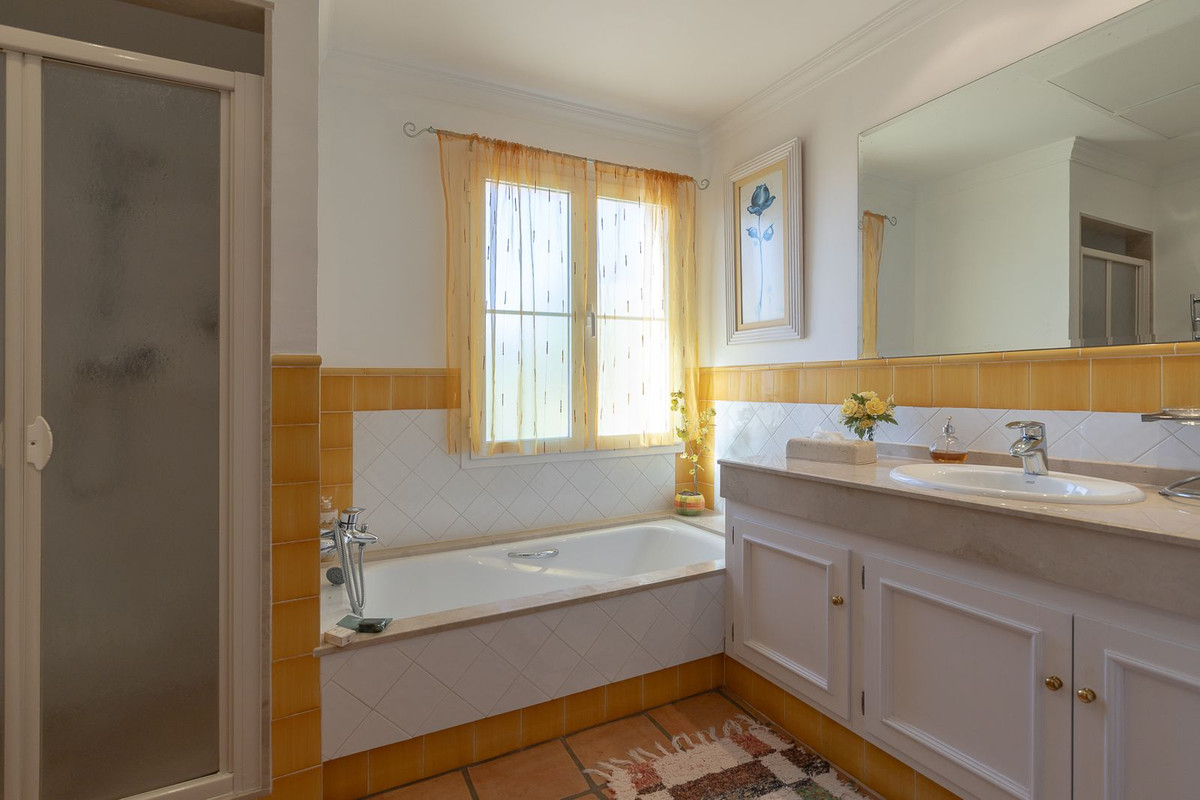 Huis te koop in Elviria | 5 slaapkamers H5450344