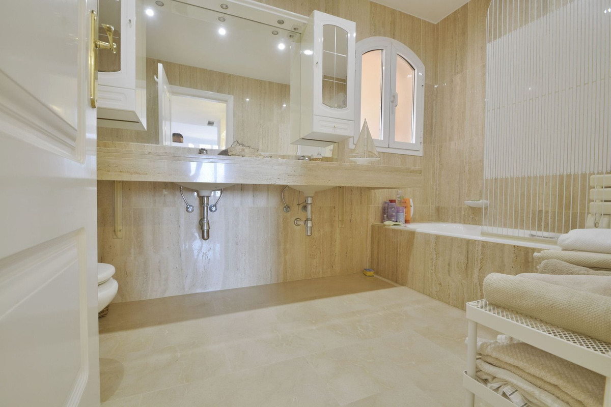 Appartement te koop in Elviria | 2 slaapkamers H5460643