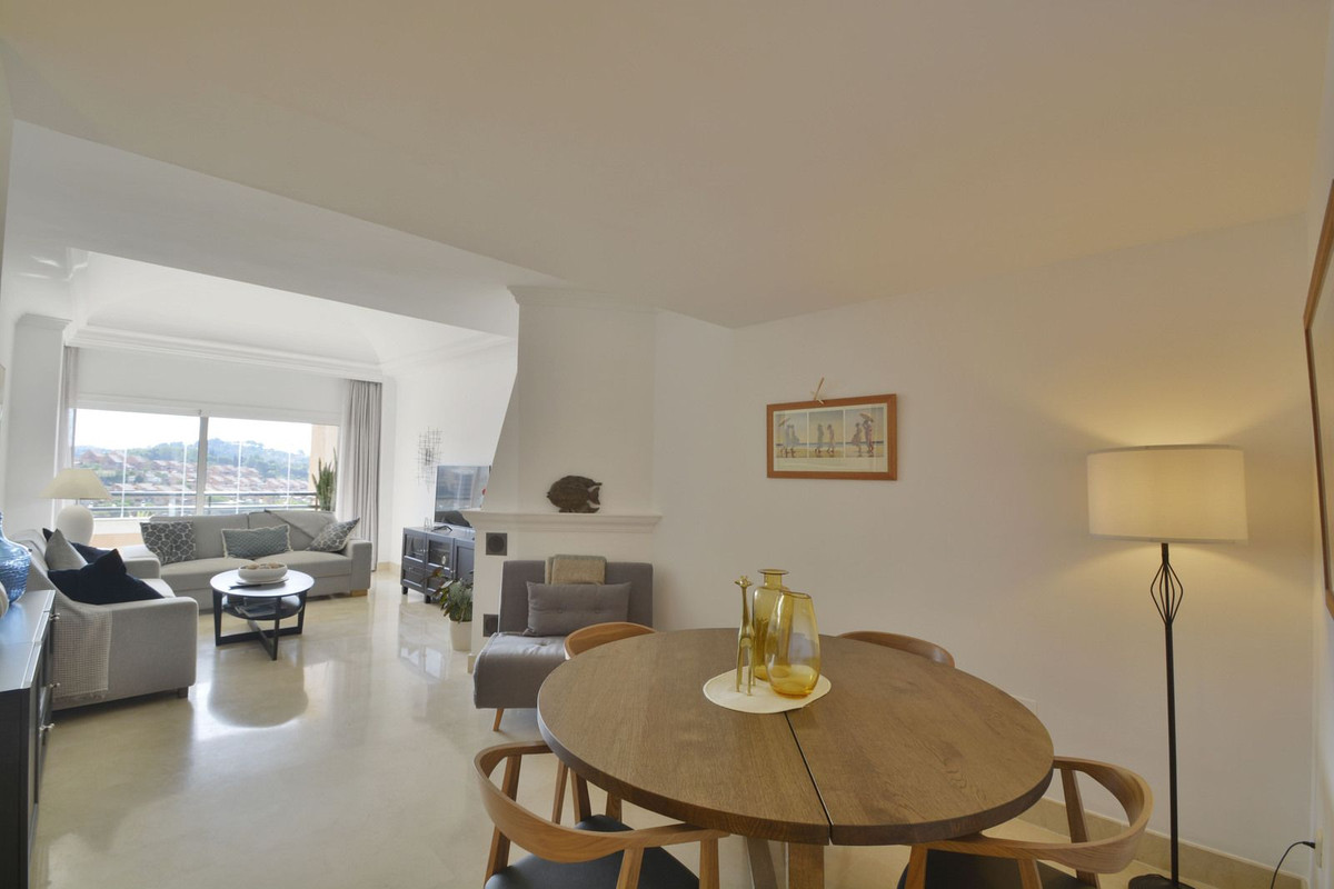 Appartement te koop in Elviria | 2 slaapkamers H5460643
