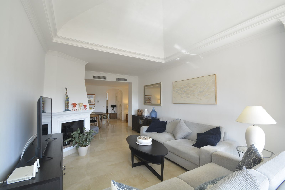 Appartement te koop in Elviria | 2 slaapkamers H5460643