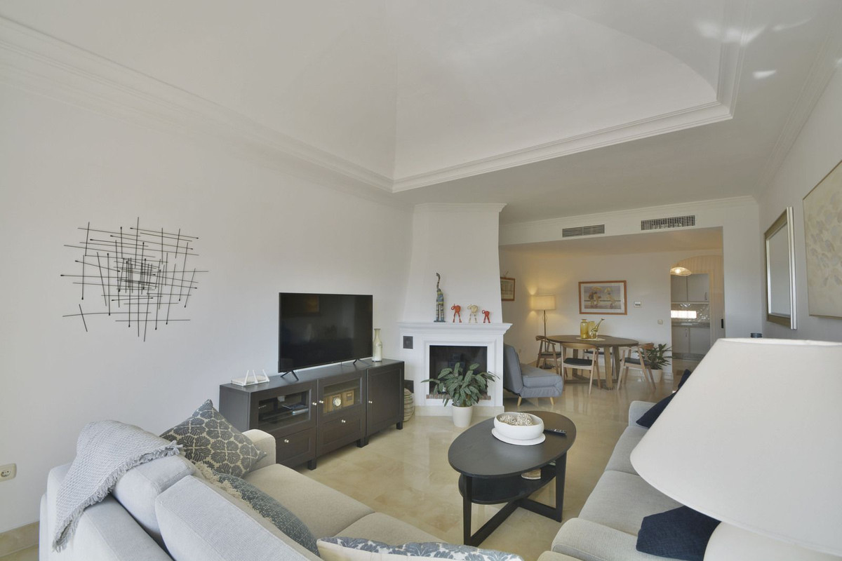 Appartement te koop in Elviria | 2 slaapkamers H5460643