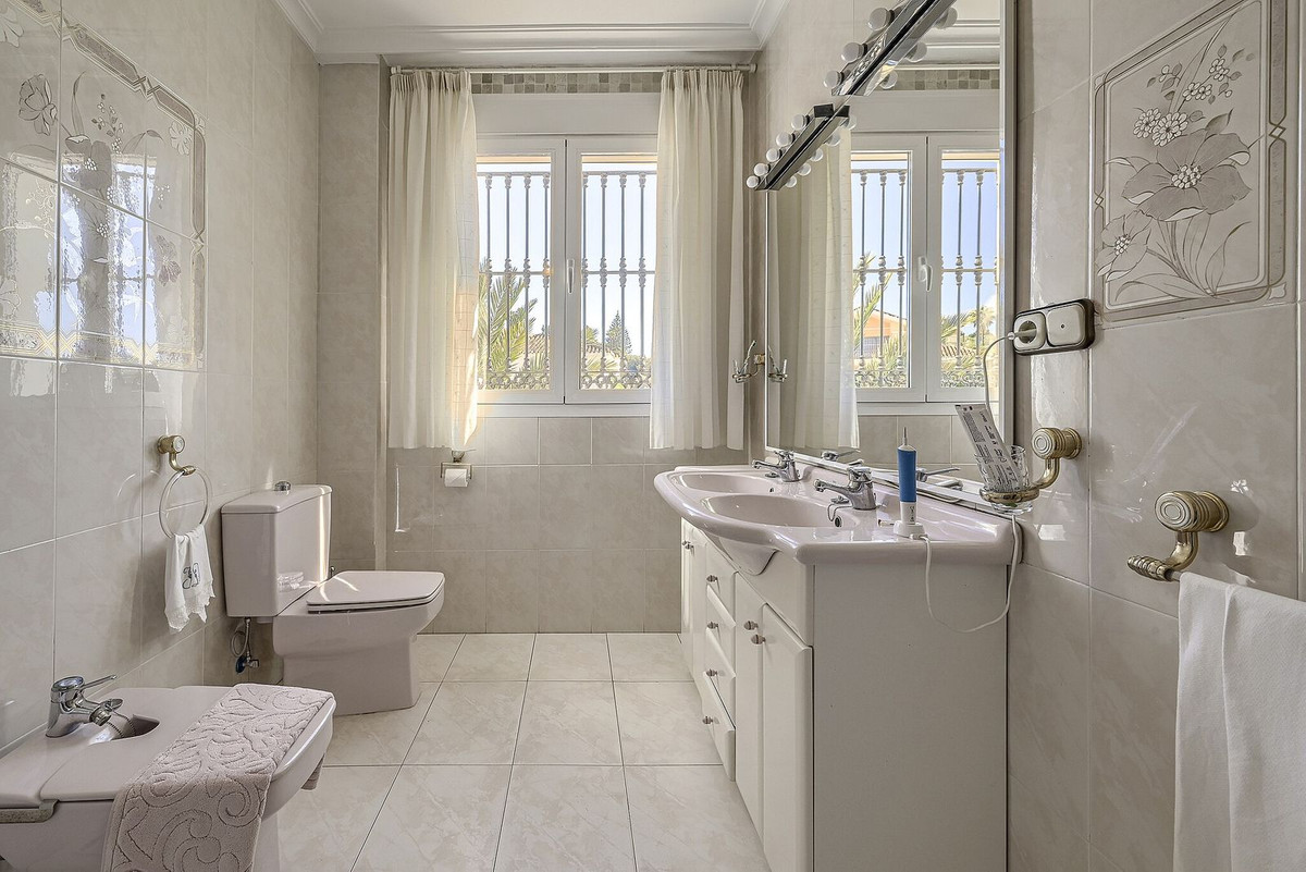 Huis te koop in Elviria | 5 slaapkamers H5524822