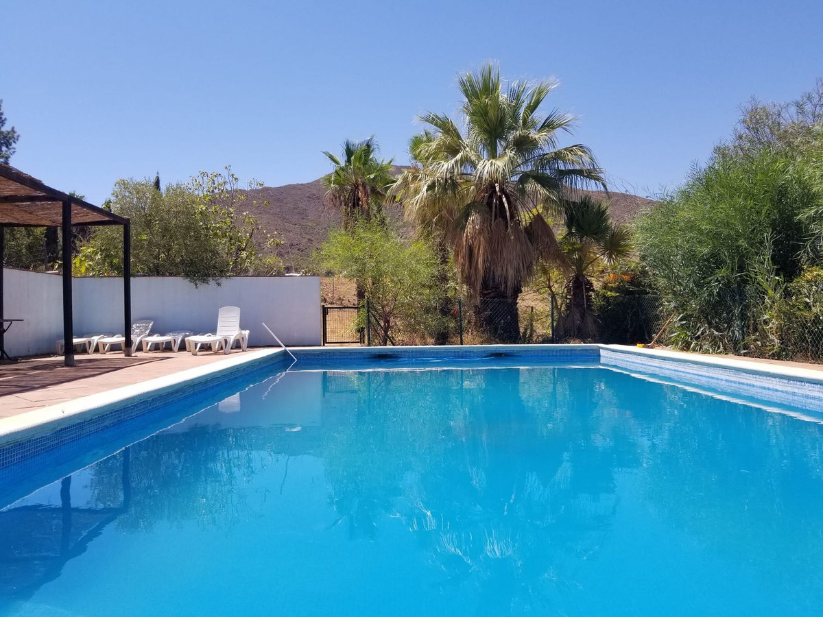 Huis te koop in Entrerrios | 4 slaapkamers H5075572