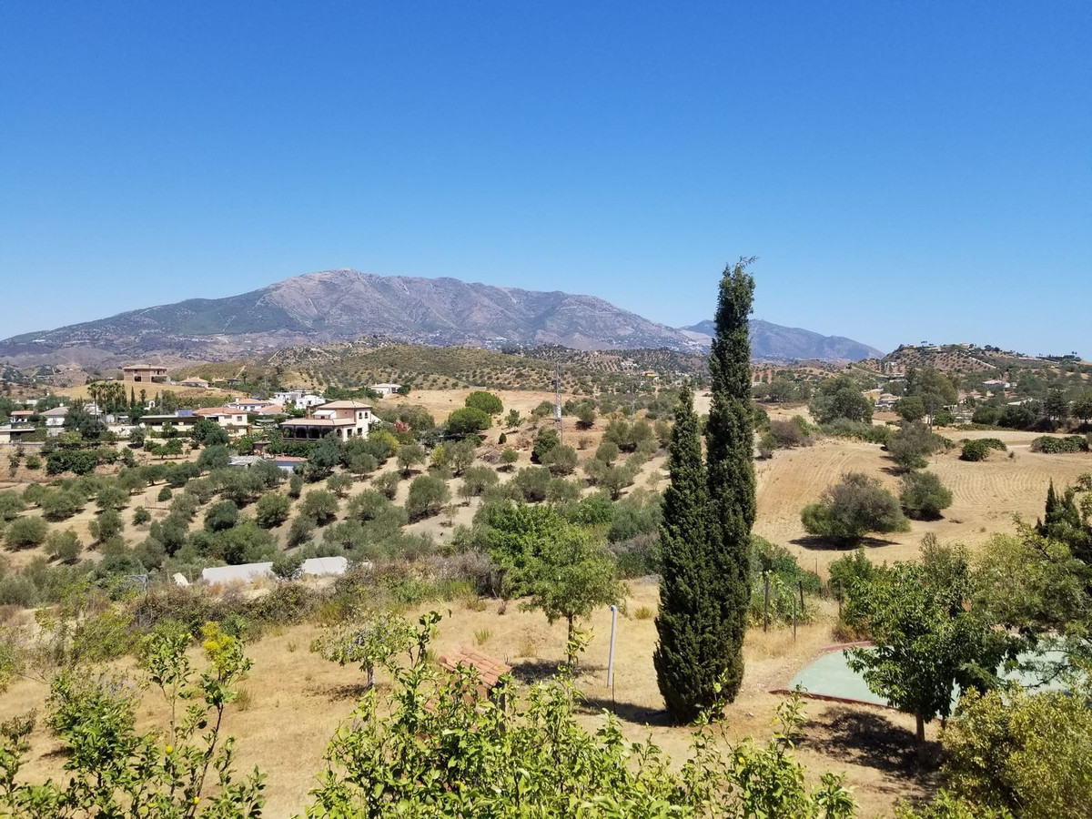 Huis te koop in Entrerrios | 4 slaapkamers H5075572