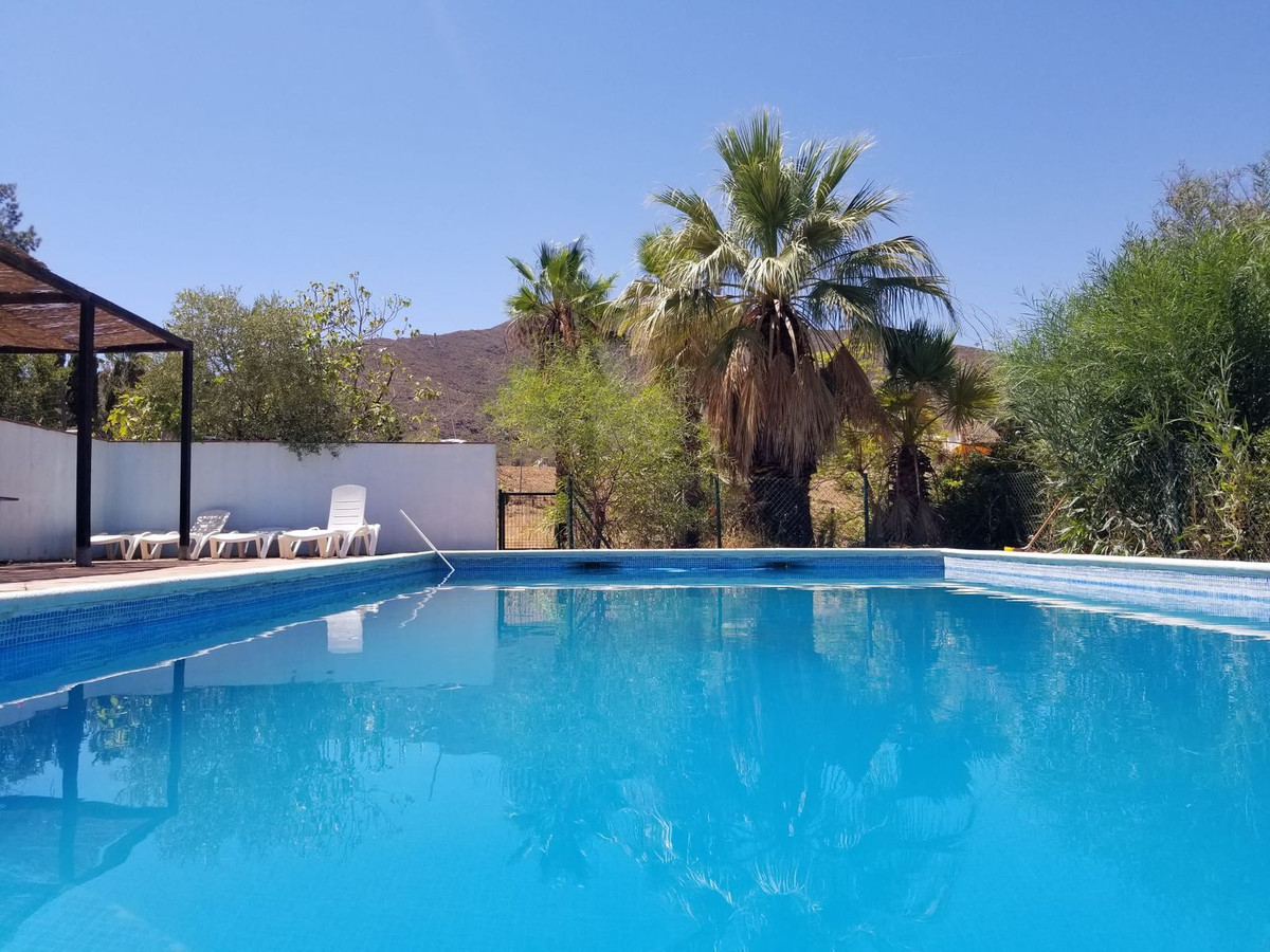 Huis te koop in Entrerrios | 4 slaapkamers H5075572