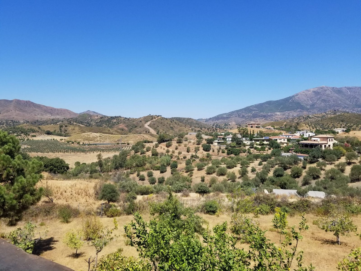 Huis te koop in Entrerrios | 4 slaapkamers H5075572