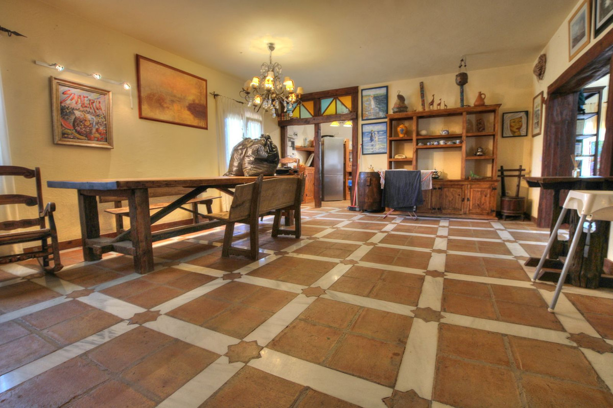 Huis te koop in Entrerrios | 4 slaapkamers H5075572
