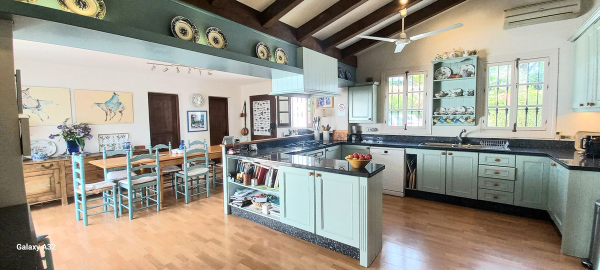 Huis te koop in Entrerrios | 4 slaapkamers H5080252