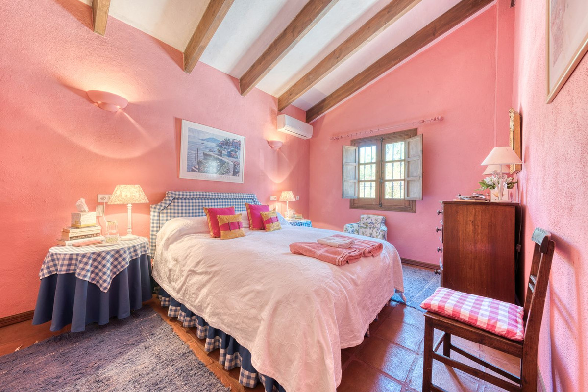 Huis te koop in Entrerrios | 4 slaapkamers H5080252
