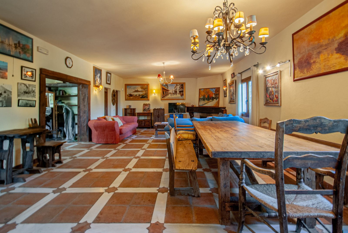 Huis te koop in Entrerrios | 4 slaapkamers H5105056