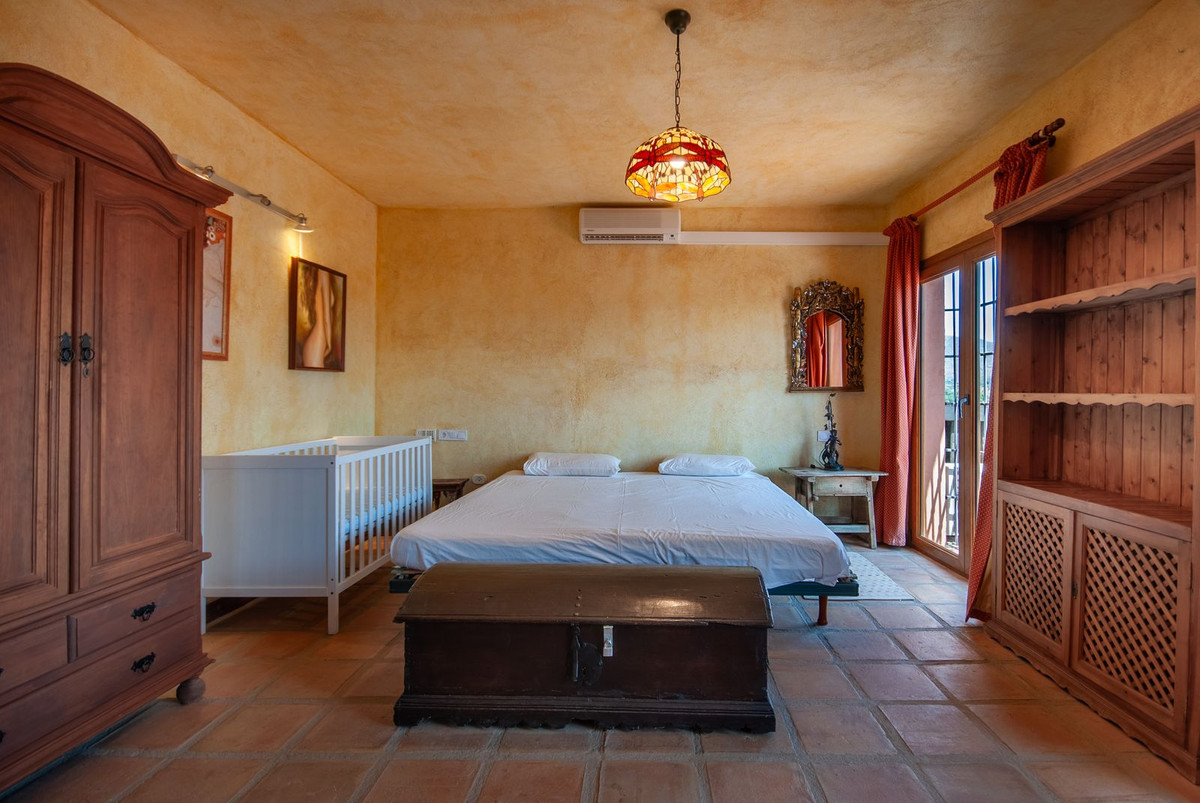 Huis te koop in Entrerrios | 4 slaapkamers H5105056