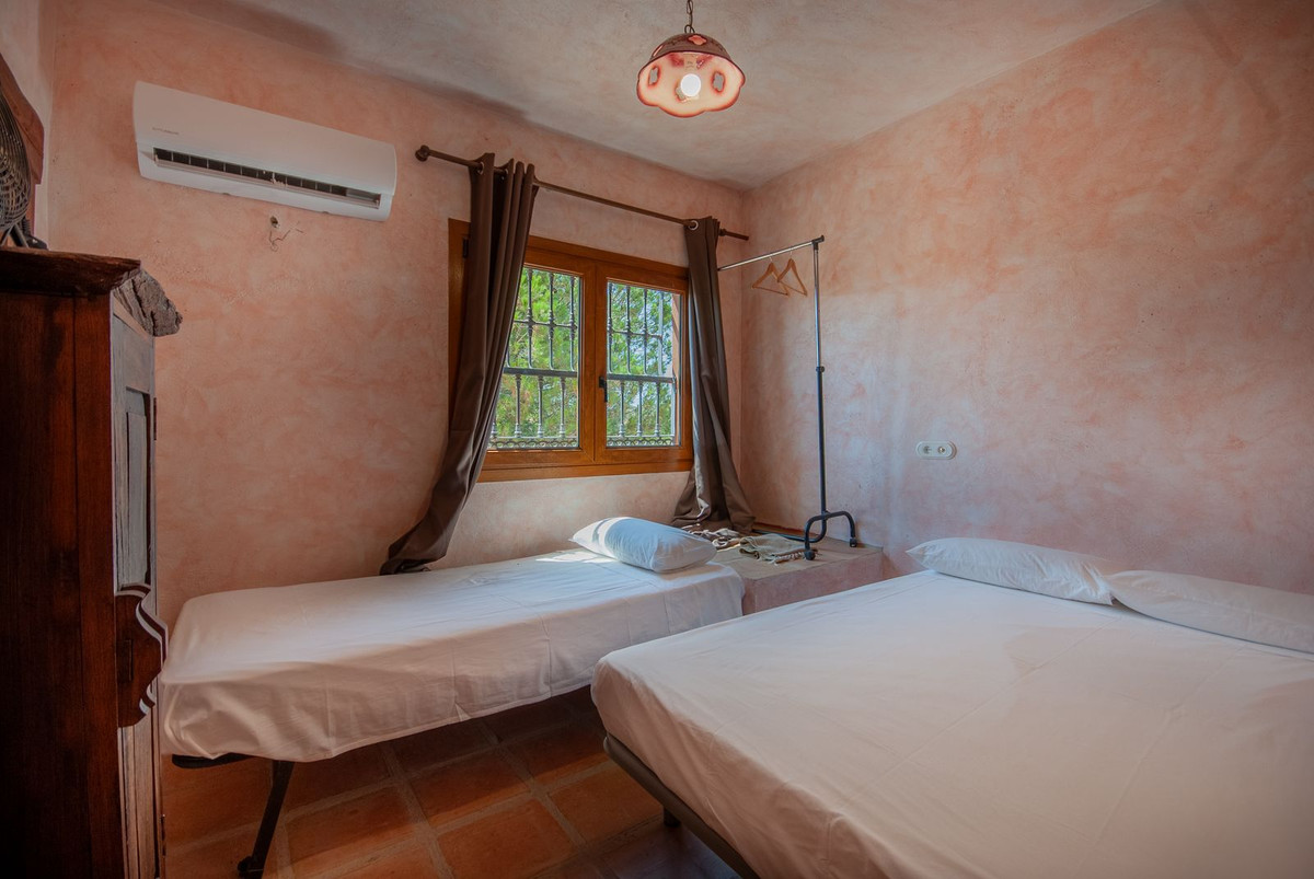 Huis te koop in Entrerrios | 4 slaapkamers H5105056