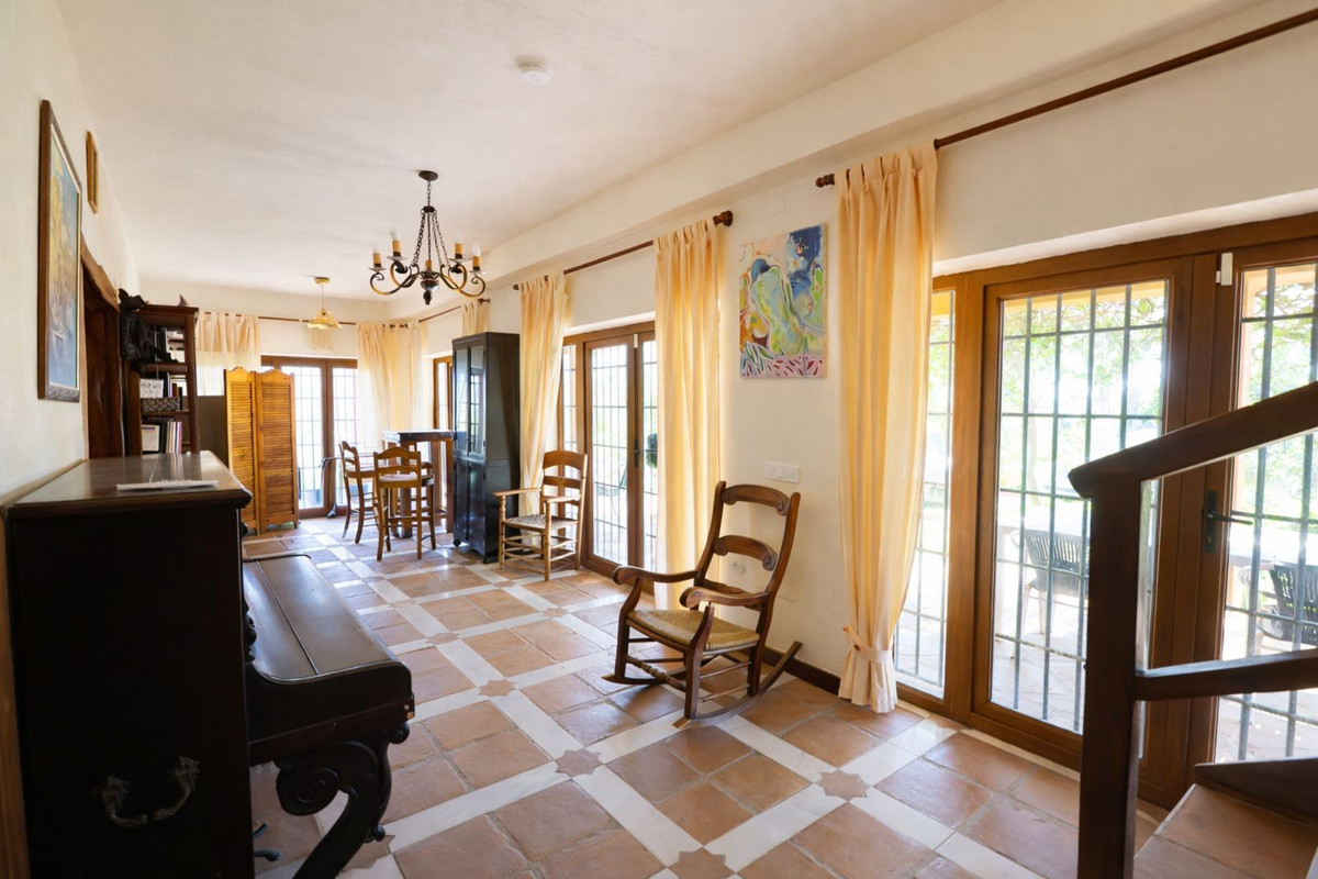 Huis te koop in Entrerrios | 4 slaapkamers H5316121