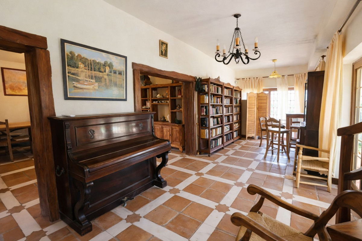 Huis te koop in Entrerrios | 4 slaapkamers H5316121