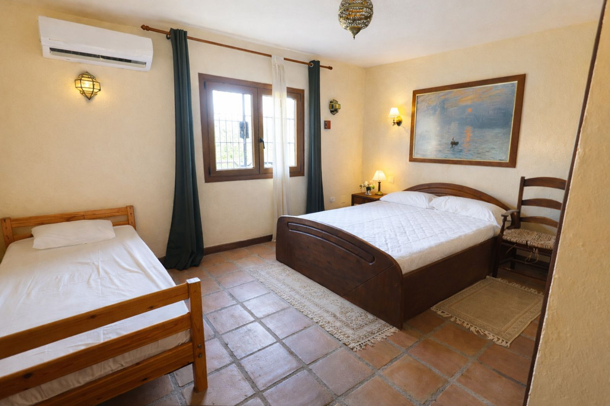 Huis te koop in Entrerrios | 4 slaapkamers H5316121