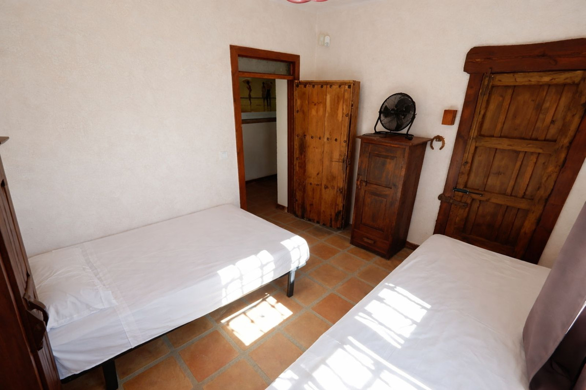 Huis te koop in Entrerrios | 4 slaapkamers H5316121