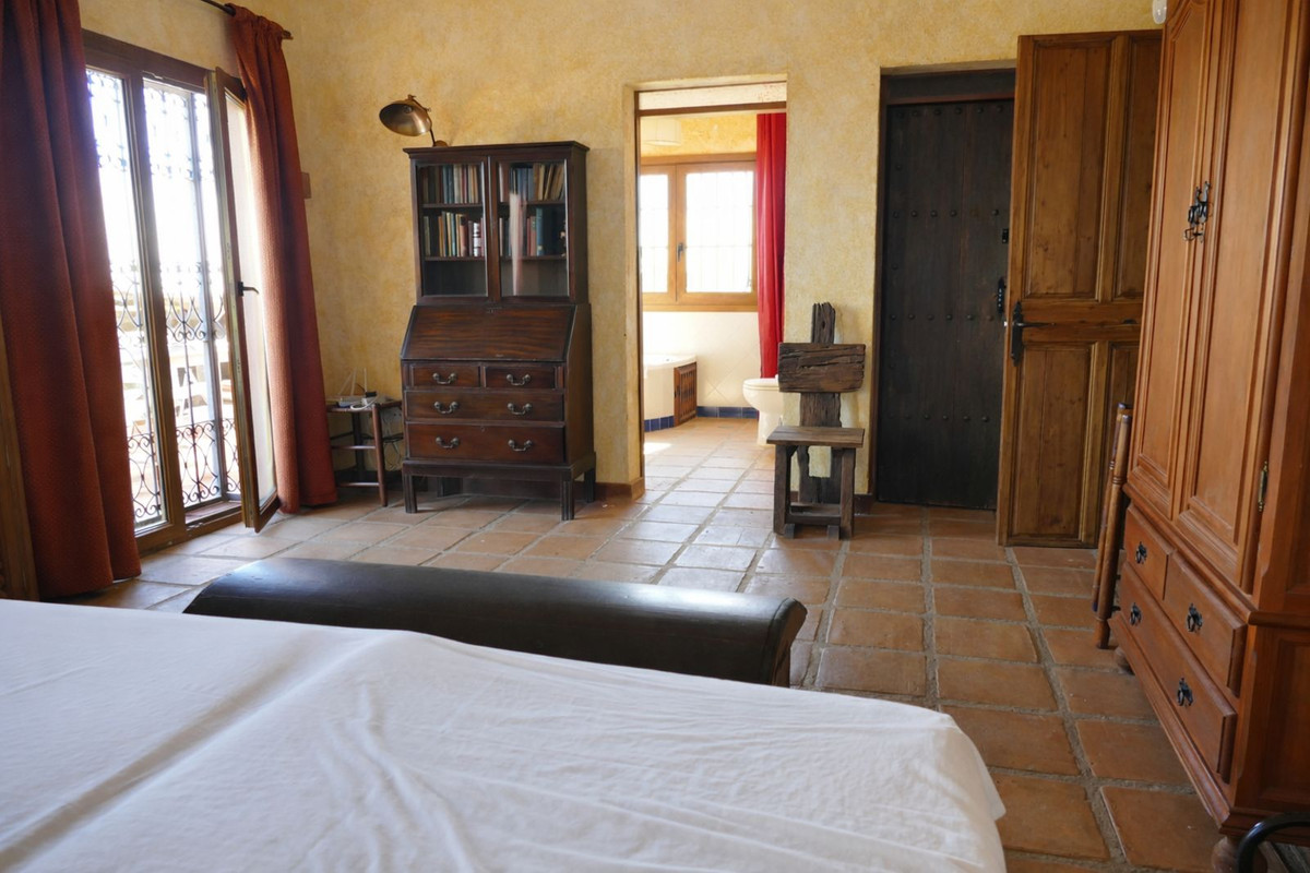 Huis te koop in Entrerrios | 4 slaapkamers H5316121