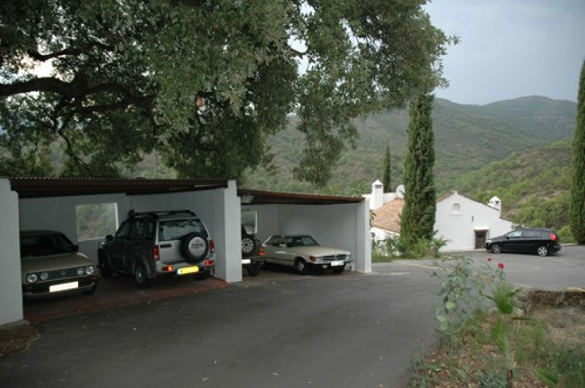 Finca - Cortijo te koop in Estepona | 5 slaapkamers H3162982