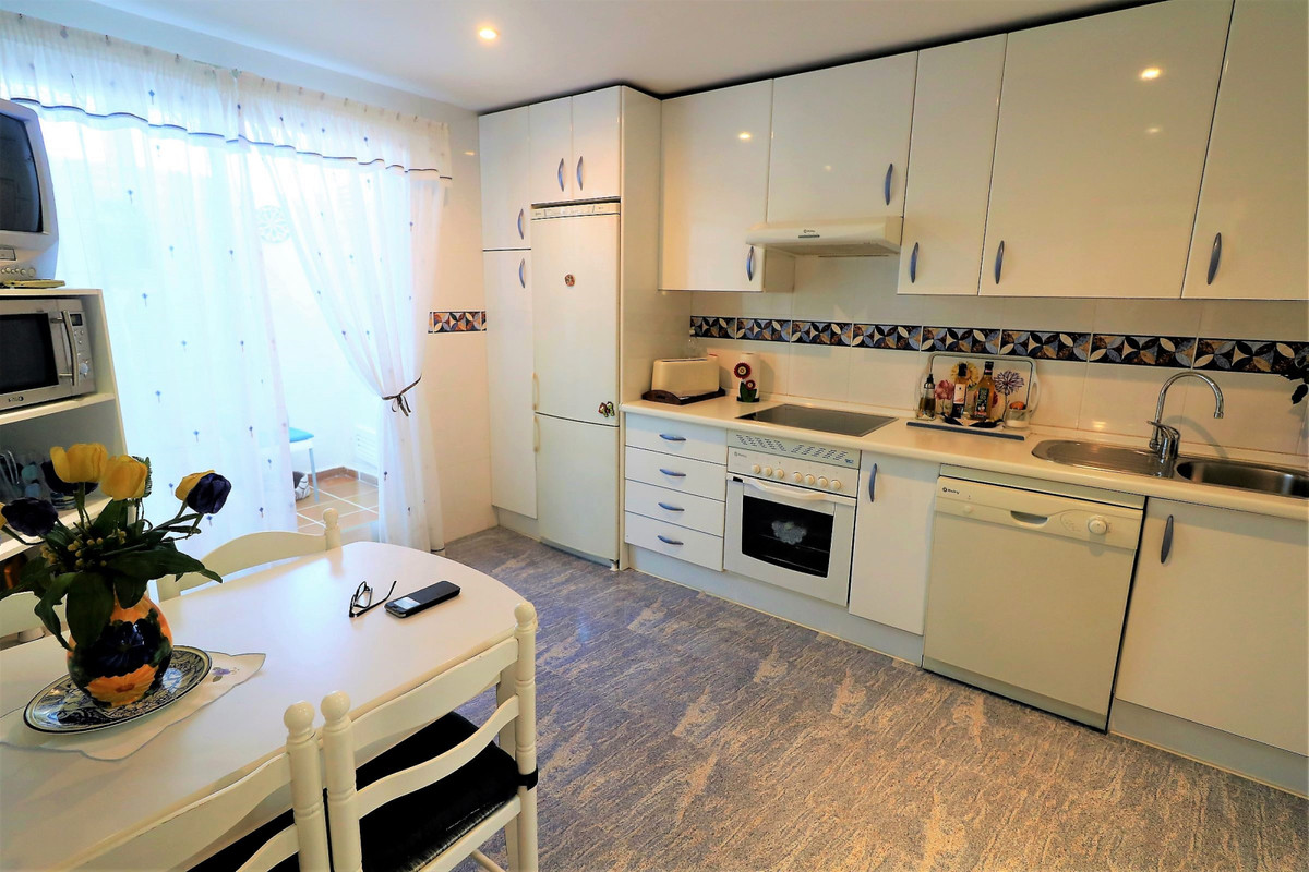 Huis te koop in Estepona | 3 slaapkamers H3762598