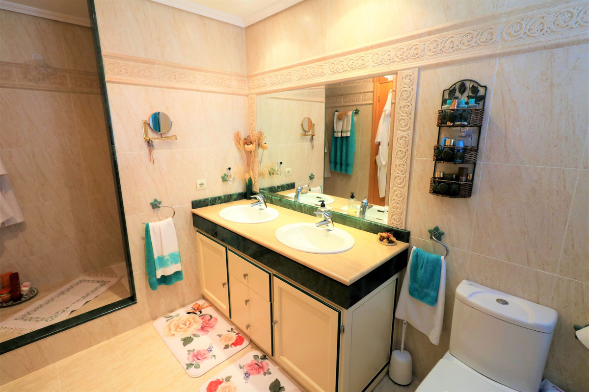Huis te koop in Estepona | 3 slaapkamers H3762598