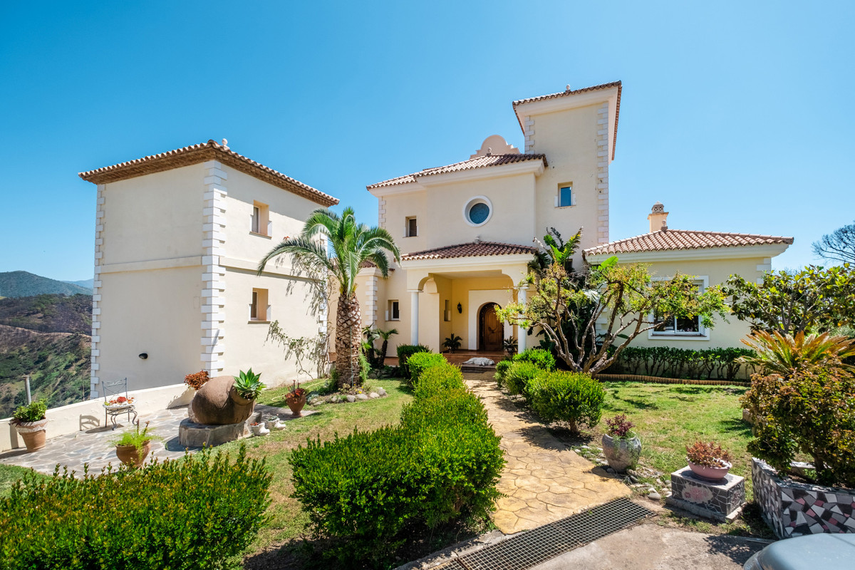 Finca - Cortijo te koop in Estepona | 7 slaapkamers H4053922