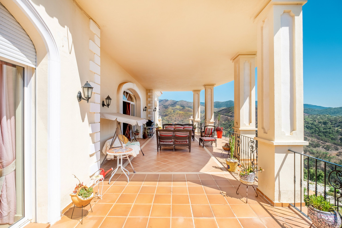 Finca - Cortijo te koop in Estepona | 7 slaapkamers H4053922