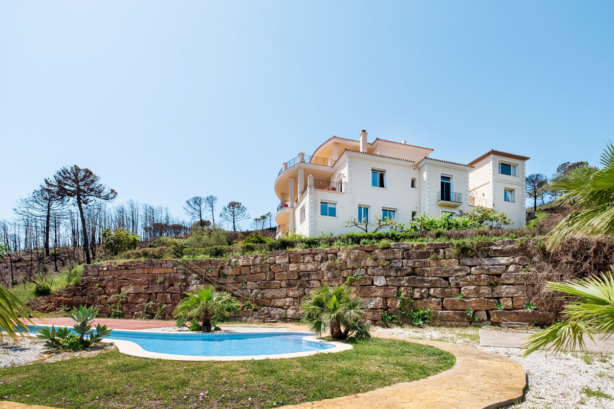 Finca - Cortijo te koop in Estepona | 7 slaapkamers H4053922