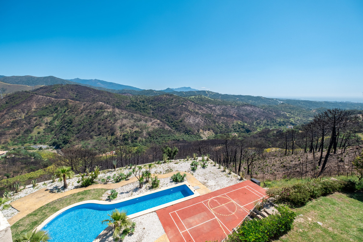 Finca - Cortijo te koop in Estepona | 7 slaapkamers H4053922