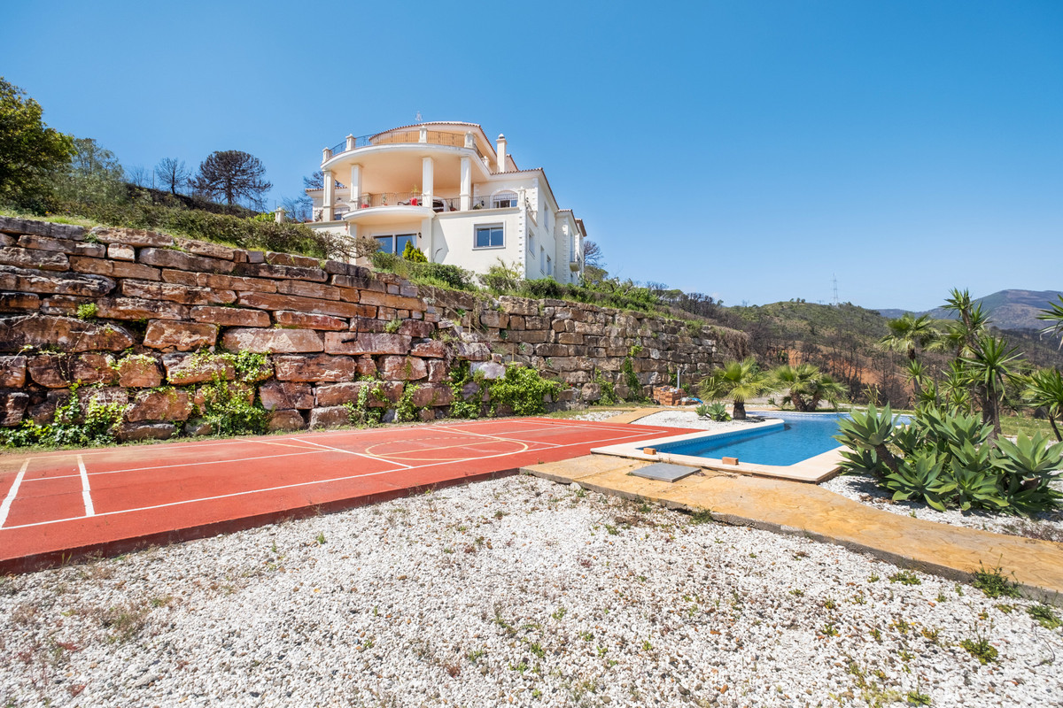 Finca - Cortijo te koop in Estepona | 7 slaapkamers H4053922
