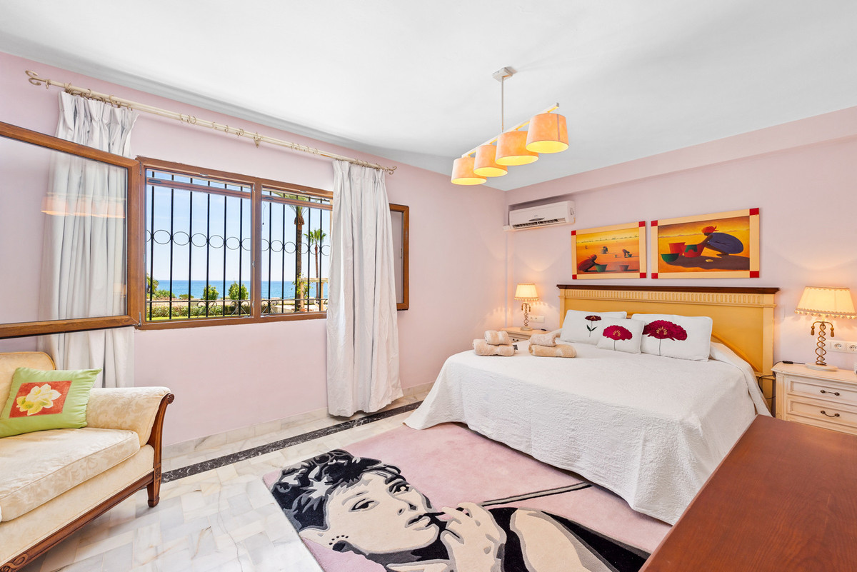 Huis te koop in Estepona | 6 slaapkamers H4272646