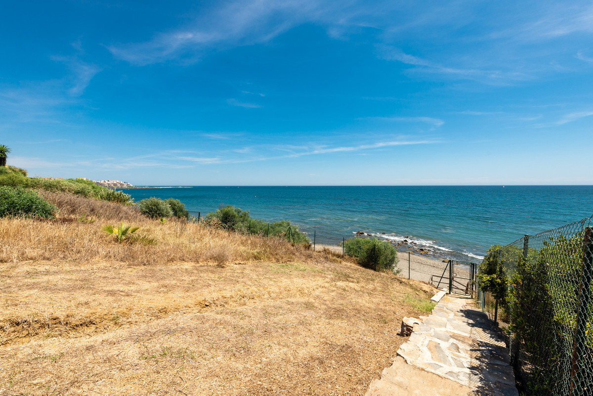 Huis te koop in Estepona | 6 slaapkamers H4272646