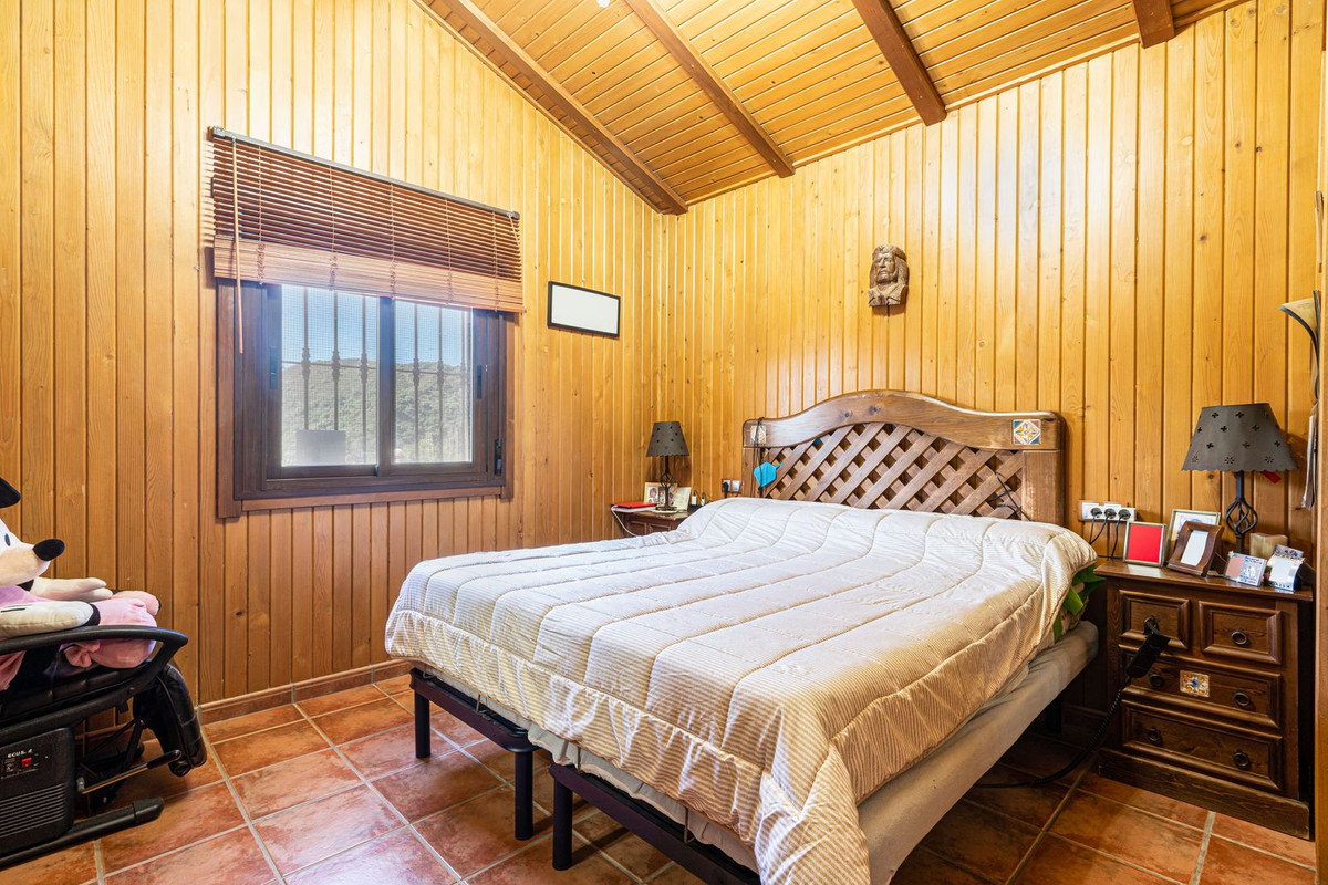 Finca - Cortijo te koop in Estepona | 3 slaapkamers H4303936