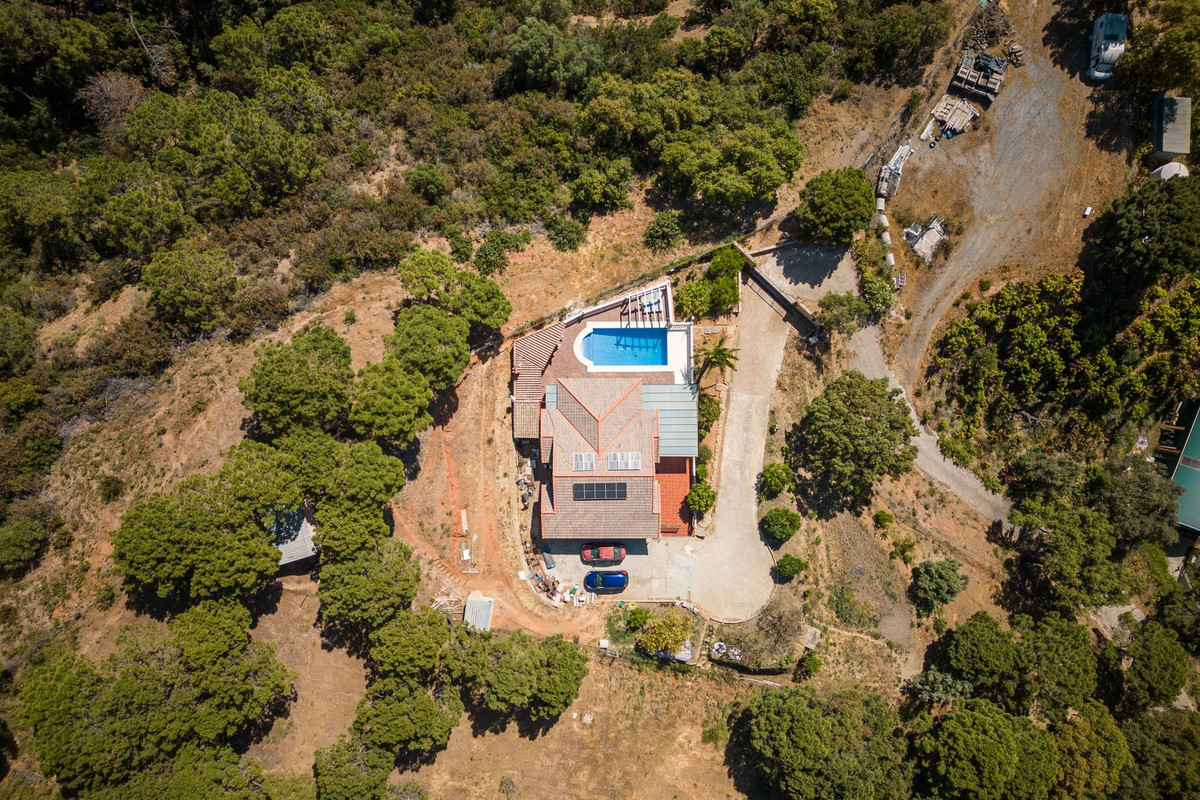 Finca - Cortijo te koop in Estepona | 3 slaapkamers H4303936
