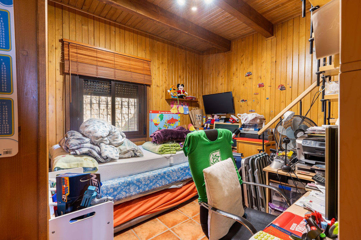Finca - Cortijo te koop in Estepona | 3 slaapkamers H4303936