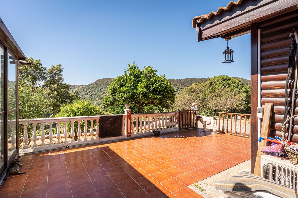 Finca - Cortijo te koop in Estepona | 3 slaapkamers H4303936