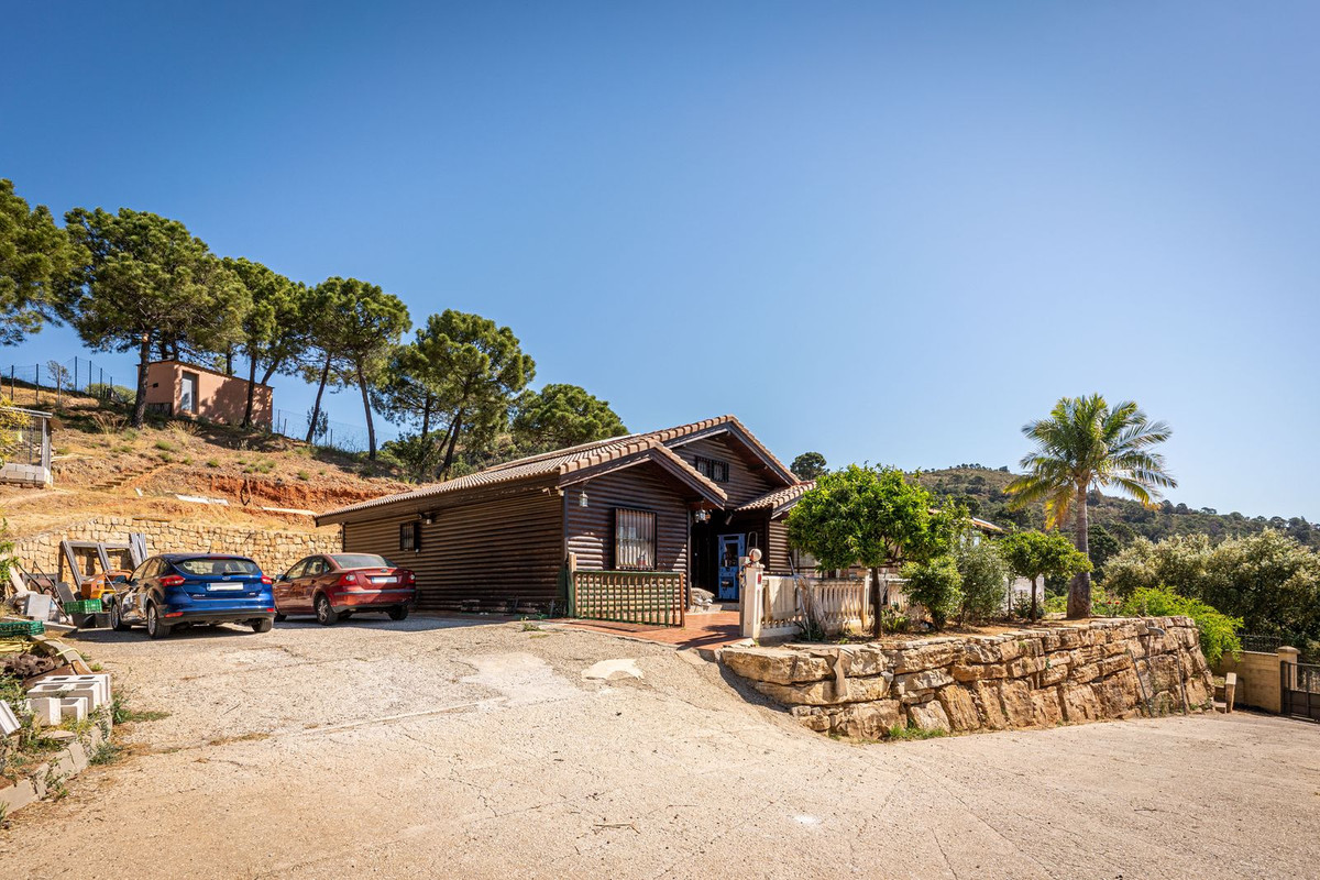 Finca - Cortijo te koop in Estepona | 3 slaapkamers H4303936