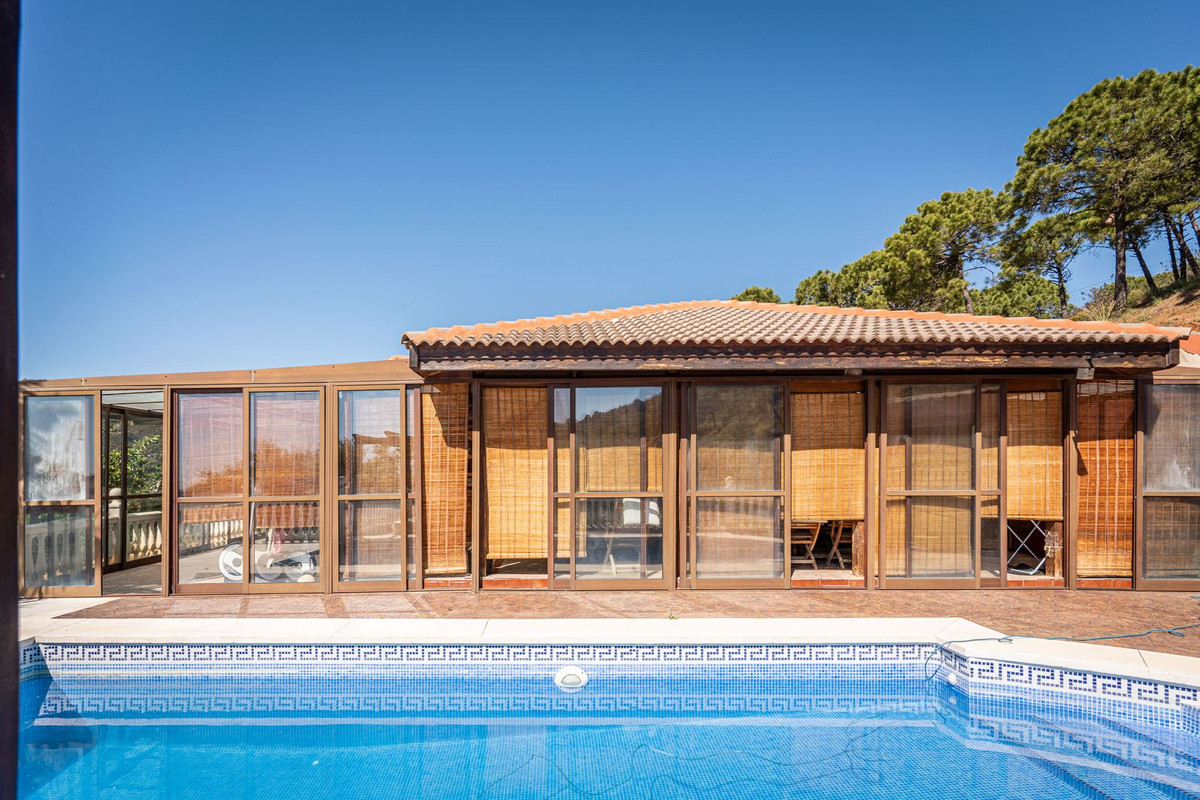 Finca - Cortijo te koop in Estepona | 3 slaapkamers H4303936