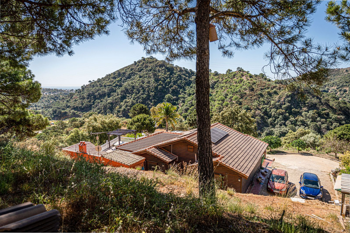 Finca - Cortijo te koop in Estepona | 3 slaapkamers H4303936