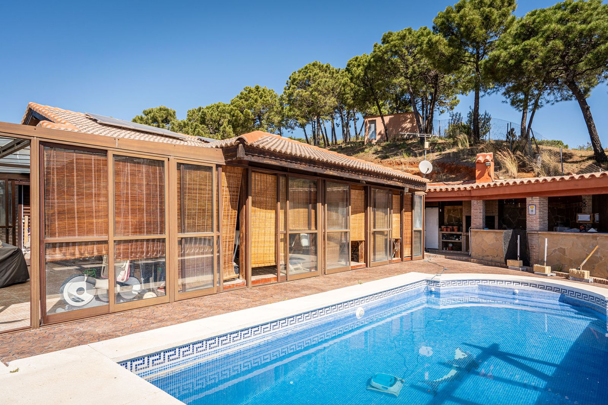 Finca - Cortijo te koop in Estepona | 3 slaapkamers H4303936