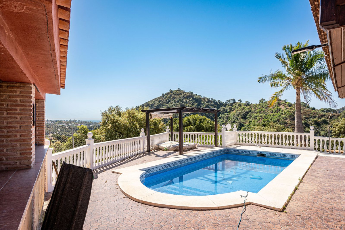 Finca - Cortijo te koop in Estepona | 3 slaapkamers H4303936