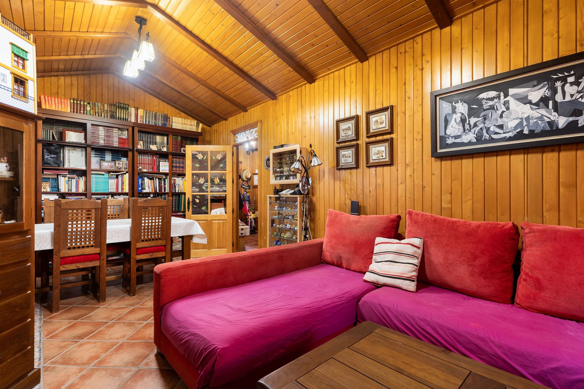 Finca - Cortijo te koop in Estepona | 3 slaapkamers H4303936